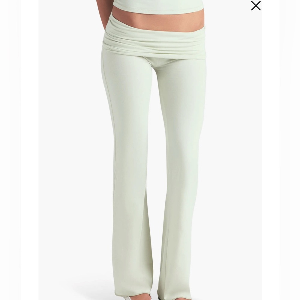 Skims spearmint flared fold over leggings